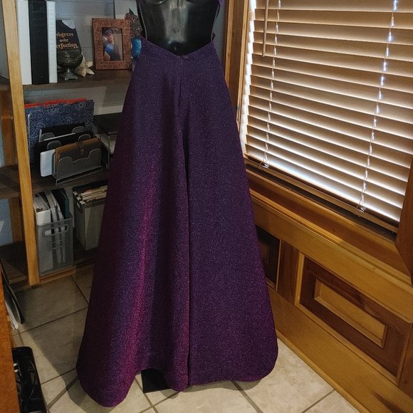 La Femme Mikato Formal Gown - Picture 8 of 12